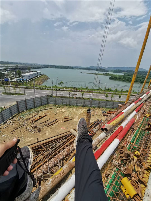 临汾市作业中发生设备损坏或人员意外，责任怎么划分？